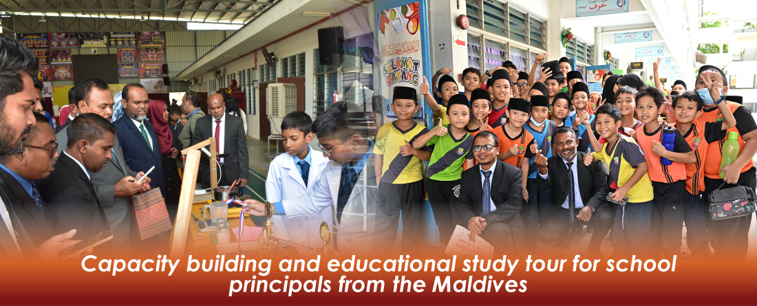 Maldivian Principals Visit Malaysian Schools
